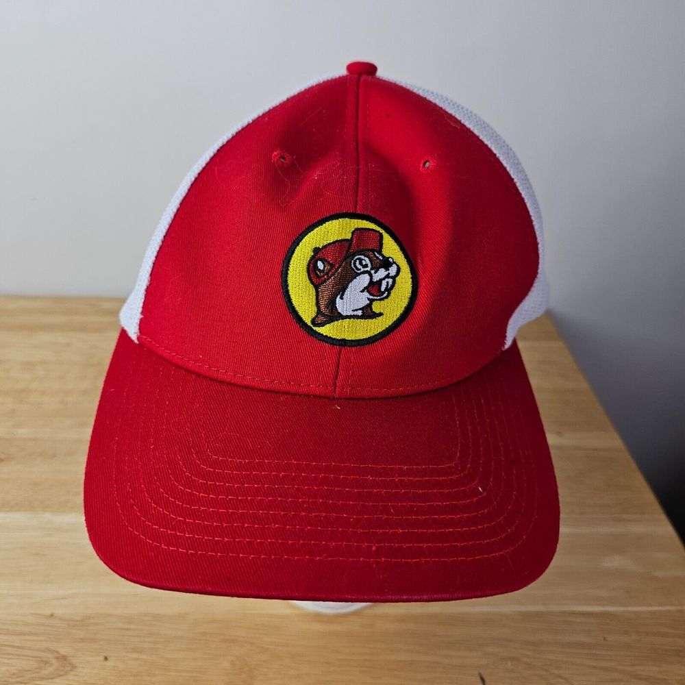 Buc-ees Mesh Snapback Adjustable Truckers Hat Cap‎ White Red Bucees Beaver Logo